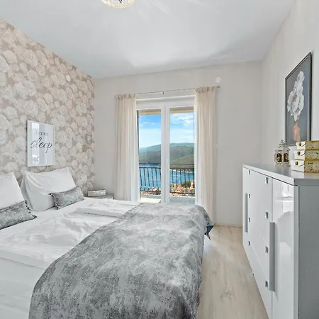 Apartament Ladym *