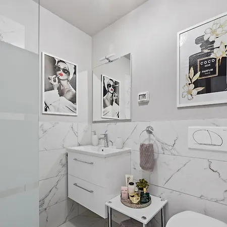 Ladym Apartament *