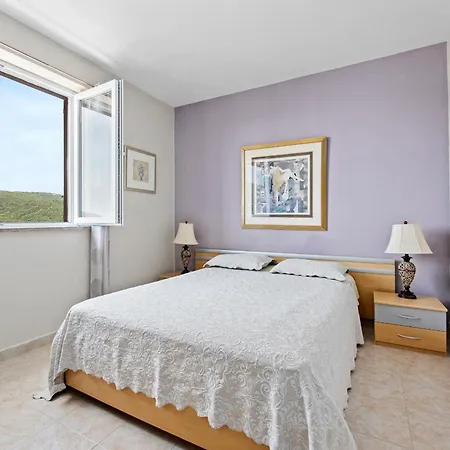Apartament Ladym *