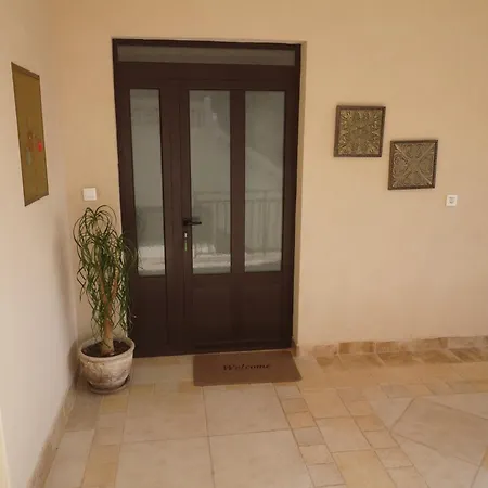 Ladym Apartman