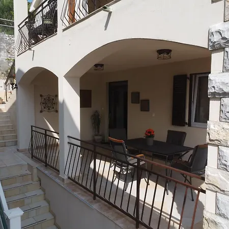 Ladym Apartamento Rabac